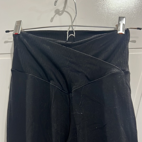 offline by aerie cross flare yogas - Picture 2 of 4